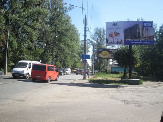 Фото рекламної площини за адресою вул. Січових Стрільців (навпроти вул. Кобзарської, кемпінг)