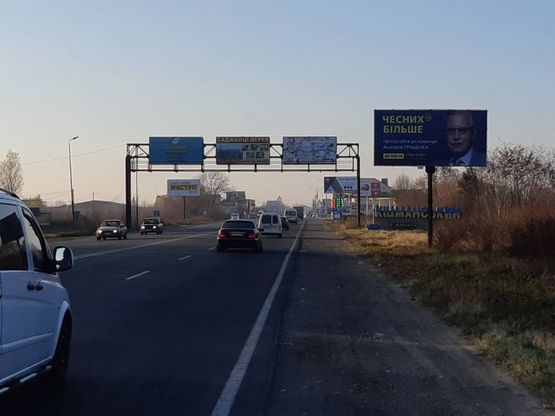 Фото рекламної площини за адресою с. Мамаївці по вул. Шевченка (біля автозаправки ОККО)