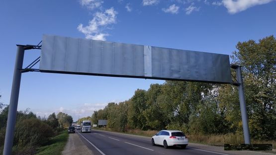 Фото рекламної площини за адресою Кольцевая дорога, Западный обход, с. Сокольники, в сторону ТЦ "Metro"