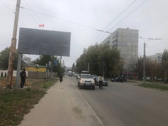 Фото рекламної площини за адресою вул. Грибоєдова напроти каплички (напрямок в сторону Велмарт