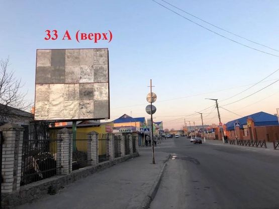 Фото рекламной плоскости по адресу вул. Ярмаркова,  навпроти центрального входу, ПОКЛЕЙКА З ВИШКИ/Б (верх)