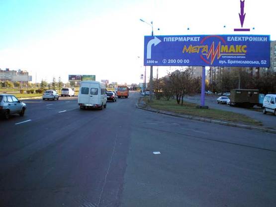 Фото рекламної площини за адресою пр. Ватутіна / бульв. Перова у напрямку Троєщинського ринку
