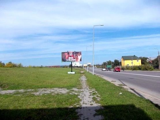 Фото рекламної площини за адресою Надречная ул., (напротив д. №18)