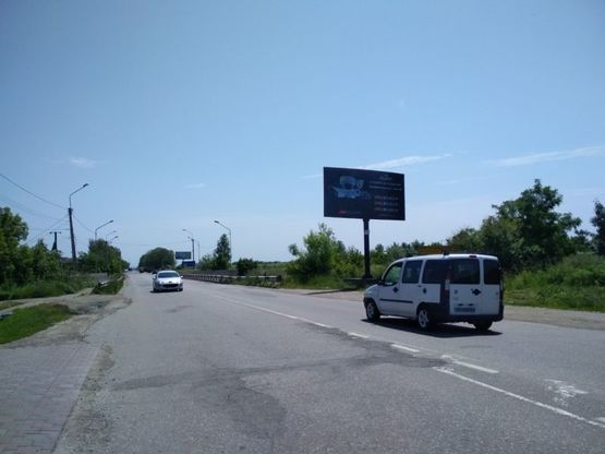 Фото рекламной плоскости по адресу Остриця (виїзд з Чернівців, р-н Гравітону) Фото рекламной плоскости по адресу Остриця (виїзд з Чернівців, р-н Гравітону)