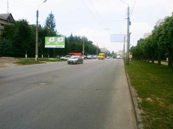 Фото рекламной плоскости по адресу Героев Майдана ул., 230 в центр (300 м. к "Укргазбанк")