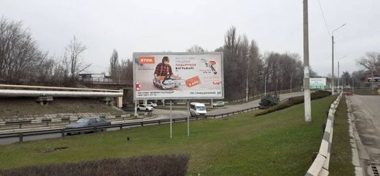 Фото рекламной плоскости по адресу Пр. Гімназичний