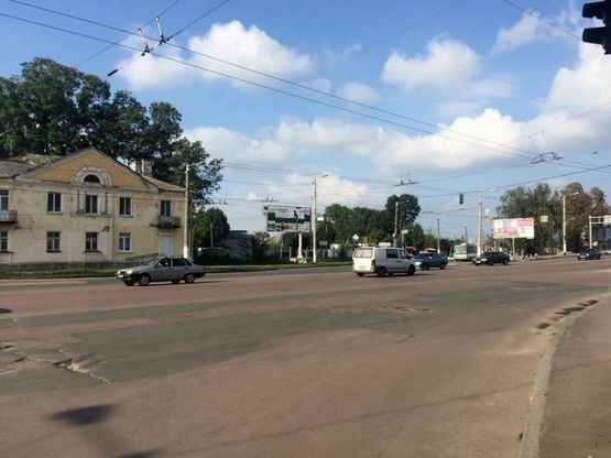 Фото рекламной плоскости по адресу вул Київська, 95 "Ринок Вокзальний", авто- залізничний вокзал, з центру