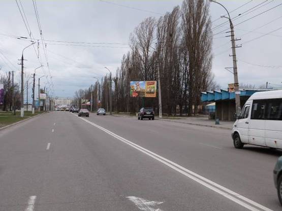 Фото рекламной плоскости по адресу просп. Л.Украинки (просп. 50-лет. Октября), 82, напротив супермаркета «Маркетопт», остановка «Керченская»