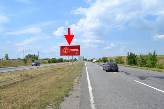 Фото рекламной плоскости по адресу Московский пр-т - Ростовская трасса возле поворота на М. Рогань-1-въезд в город