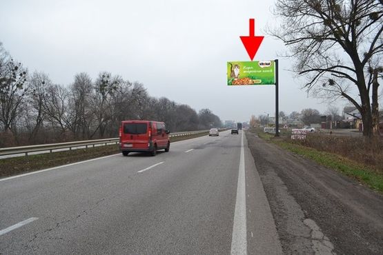 Фото рекламної площини за адресою Трасса Киев-Харьков-465 км-пос. Коротыч возле СТО -в ст. Харькова