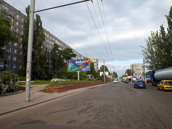 Фото рекламної площини за адресою вул. Калинова, 76 - автосалон "АвтоЗАЗ"/ул. Калиновая, 76 - автосалон "АвтоЗАЗ", поток движения к пр. Слобожанский Фото рекламної площини за адресою вул. Калинова, 76 - автосалон "АвтоЗАЗ"/ул. Калиновая, 76 - автосалон "АвтоЗАЗ", поток движения к пр. Слобожанский