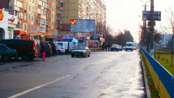 Фото рекламной плоскости по адресу пр-т. Миру, ринок/пр. Мира, рынок, рядом ТЦ Караван