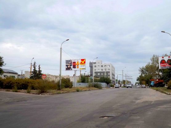 Фото рекламної площини за адресою вул. Каштанова - пр-т. Слобожанський, АЗС /ул. Каштановая - пр. газеты "Правда", АЗС Фото рекламної площини за адресою вул. Каштанова - пр-т. Слобожанський, АЗС /ул. Каштановая - пр. газеты "Правда", АЗС