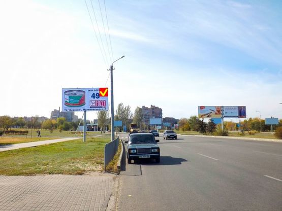 Фото рекламной плоскости по адресу вул. Наб. Заводська - "Льодова арена", з центру/ул. Наб. Заводская - Ледовая арена, из центра