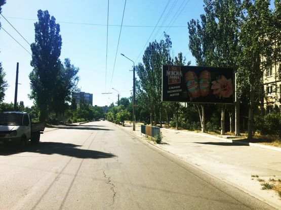 Фото рекламної площини за адресою вул.Б.Хмельницкого, 21/ул.Б.Хмельницкого, 21, поток движения от ул.Коссиора к пр.Слобожанский