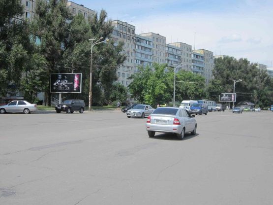 Фото рекламной плоскости по адресу пр.Героїв, 12/пр. Героев, 12, ТЦ Гермес, Адидас, Антошка, много магазинов