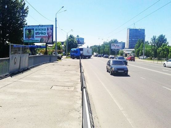 Фото рекламной плоскости по адресу Стрыйская ул., 96 (мост) Фото рекламной плоскости по адресу Стрыйская ул., 96 (мост)