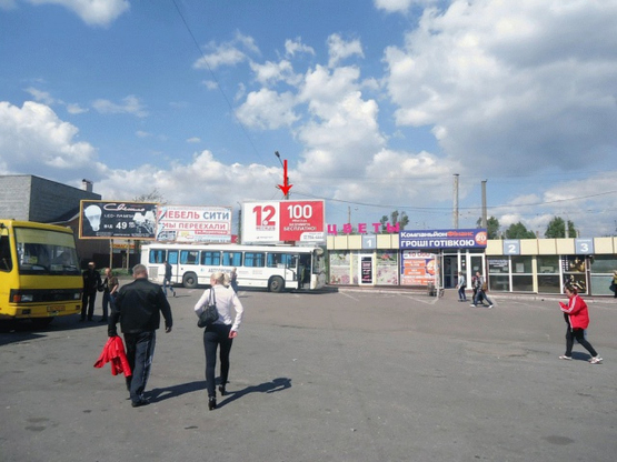 Фото рекламної площини за адресою пл. 250-річчя міста, біля Днепровського Металурнійного Комбінату, в центр /пл. 250-летия города, возле Днепровского Металургического Комбината, в центр