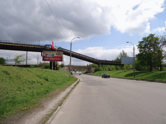 Фото рекламної площини за адресою вул. Січеславский шлях, з'їзд з Баглейського мосту, з центру/ул.Днепропетровская, возле съезда с Баглейского моста, из центра