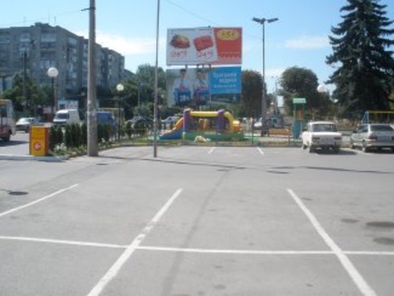 Фото рекламної площини за адресою Вовчинецька СМ "555" (нижній), METRO Фото рекламної площини за адресою Вовчинецька СМ "555" (нижній), METRO