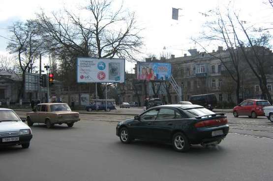 Фото рекламної площини за адресою ул. Старопортофранковская - ул. Мечникова Фото рекламної площини за адресою ул. Старопортофранковская - ул. Мечникова