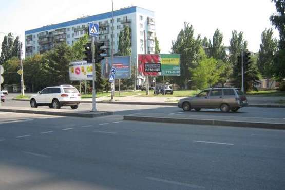 Фото рекламної площини за адресою пл. Независимости - ул. Щорса (на Щорса)