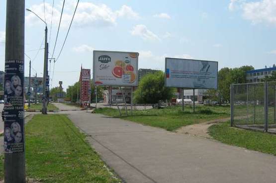 Фото рекламної площини за адресою пр-т М. Жукова (автосалон) - супермаркет "Сiльпо"