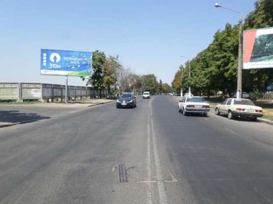 Фото рекламной плоскости по адресу ул. Ген. Петрова, 48-А