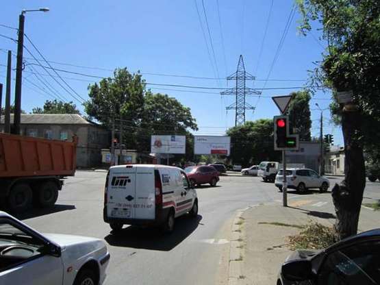 Фото рекламної площини за адресою ул. Бугаевская - ул. Дальницкая Фото рекламної площини за адресою ул. Бугаевская - ул. Дальницкая