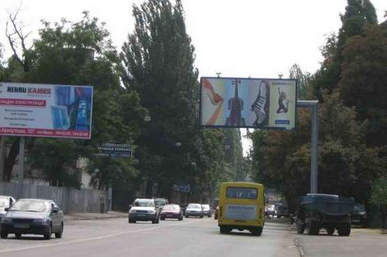 Фото рекламної площини за адресою ул. Среднефонтанская, 26 (Гусак)