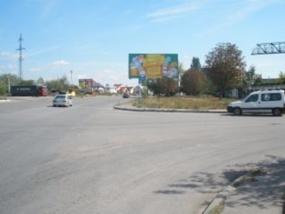 Фото рекламной плоскости по адресу Надрічна-Максимовича       перехрестя Фото рекламной плоскости по адресу Надрічна-Максимовича       перехрестя