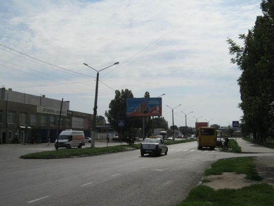 Фото рекламной плоскости по адресу Днепропетровская дорога - ул. Паустовского, 31 (на разделителе, от Таврии В)