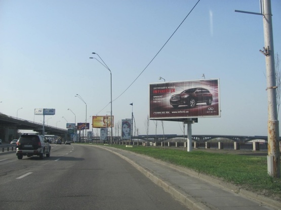 Фото рекламної площини за адресою Набережное шоссе, эл. опора 27 (600 до ст. м. Днепр, в направлении ул. Набережно-Крещатицкой), призма Фото рекламної площини за адресою Набережное шоссе, эл. опора 27 (600 до ст. м. Днепр, в направлении ул. Набережно-Крещатицкой), призма