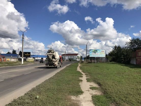 Фото рекламной плоскости по адресу ул. В. Интернационалистов (напротив Джон Дир) Фото рекламной плоскости по адресу ул. В. Интернационалистов (напротив Джон Дир)