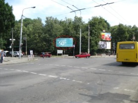 Фото рекламной плоскости по адресу Галицька -Василіянок перехрестя Фото рекламной плоскости по адресу Галицька -Василіянок перехрестя