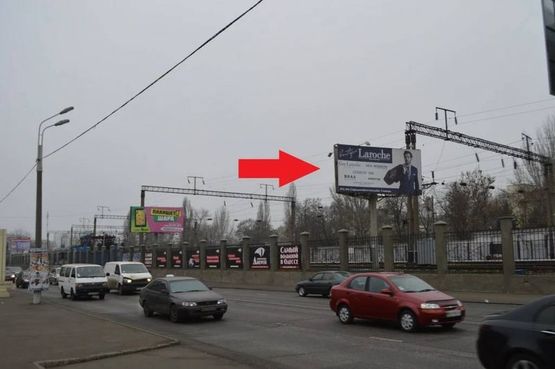 Фото рекламной плоскости по адресу ул. Среднефонтанская (напротив дома 17) - пер. Семафорный, 4 (Фонтан Скай)