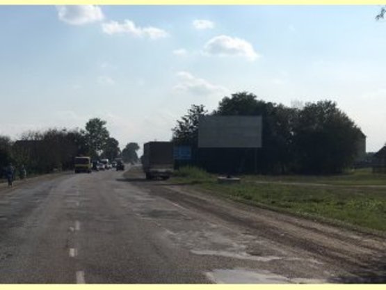 Фото рекламної площини за адресою Черніїв траса Івано-Франківськ-Буковель №8 Фото рекламної площини за адресою Черніїв траса Івано-Франківськ-Буковель №8