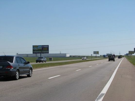 Фото рекламної площини за адресою Бровары - окружная, а/д Киев-Чернигов 02, км 24+000 м, слева / за рестораном "Петровский бровар", разворот на с.Княжичи (Княжий двир), направление - из Киева