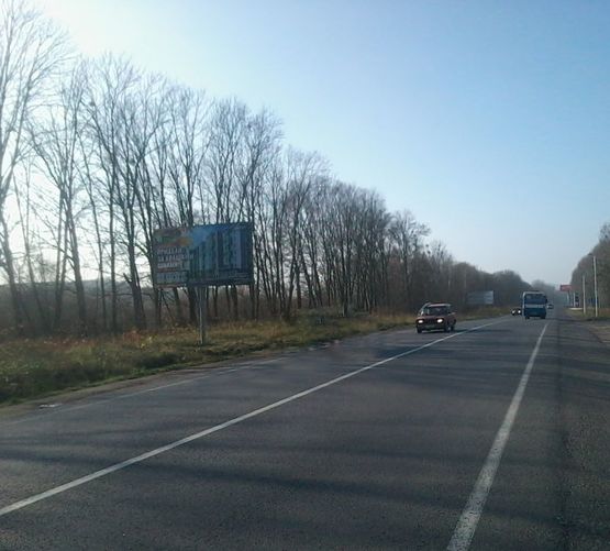 Фото рекламной плоскости по адресу Тернопіль-Львів-Рава-Руська, км 109+680, ліворуч, напроти АЗС WOG
