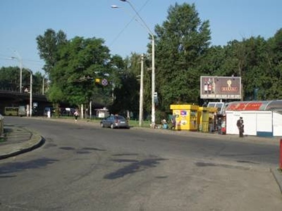 Фото рекламної площини за адресою Щербакова, ст.(М)"Нивки"