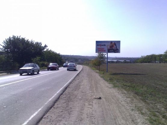 Фото рекламной плоскости по адресу Сухой лиман, 4+200 А (справа)