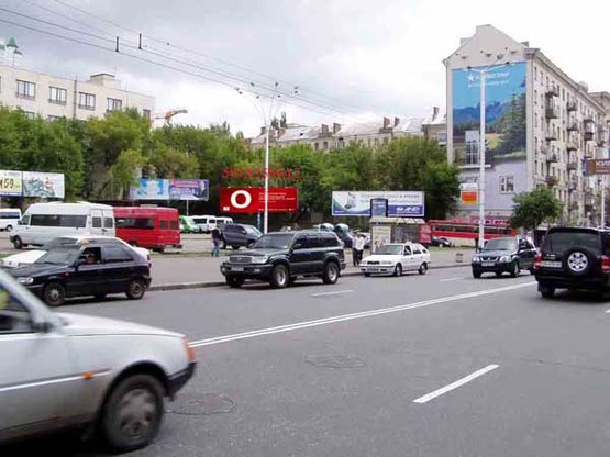 Фото рекламной плоскости по адресу Ул. Красноармейская ДК Украина левая (А1) Метро