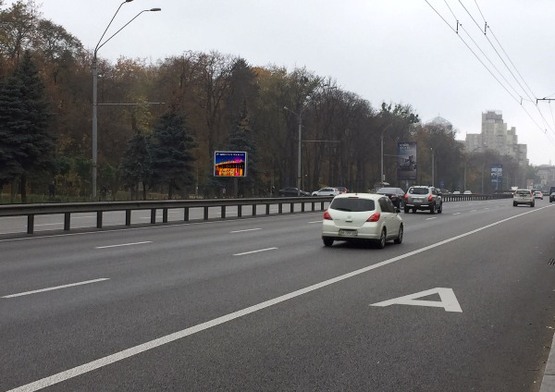 Фото рекламной плоскости по адресу просп. Победы 32 (напротив), в стотону ст.метро Шулявка Фото рекламной плоскости по адресу просп. Победы 32 (напротив), в стотону ст.метро Шулявка