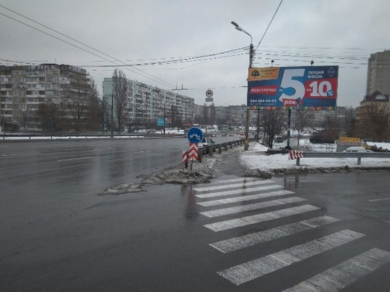 Фото рекламної площини за адресою ул. Тимошенко 2д, в сторону Дрим Тауна, ст.метро Минская и ст.метро Оболонь