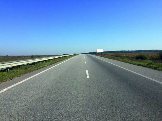 Фото рекламної площини за адресою Житомир-Киев (готельный комплекс Вояж)