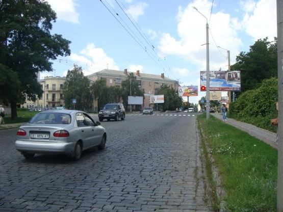 Фото рекламної площини за адресою Небесної Сотні вул. (Леніна),21 Фото рекламної площини за адресою Небесної Сотні вул. (Леніна),21