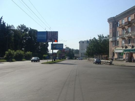 Фото рекламної площини за адресою Небесної Сотні вул. (Леніна) (разп.смуга) (із центру) Фото рекламної площини за адресою Небесної Сотні вул. (Леніна) (разп.смуга) (із центру)