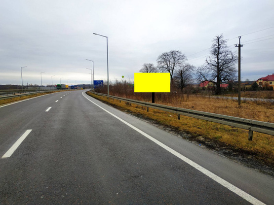 Фото рекламной плоскости по адресу Таможня, на г.Яворов, г.Новояворовск, г.Львов, 800м. от поста, трасса Львов - Краковец (М-10) + АЗК WOG по направлению движения