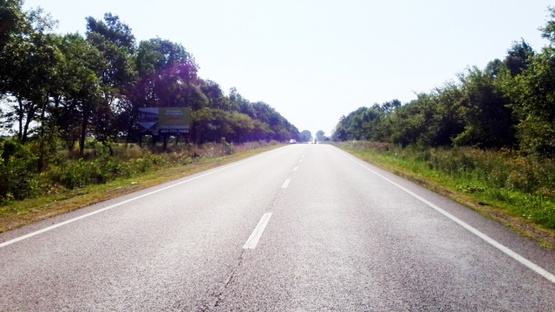 Фото рекламной плоскости по адресу таможня, с границы с Польшей на Львов, на г.Червоноград, + выезд с г.Рава-Русская, траса Львов- Рава-Русская (М-09) + АЗС