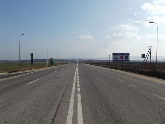 Фото рекламной плоскости по адресу таможня, с границы с Польшей на Львов, на г.Червоноград, траса Львов- Рава-Русская (М-09) + АЗС